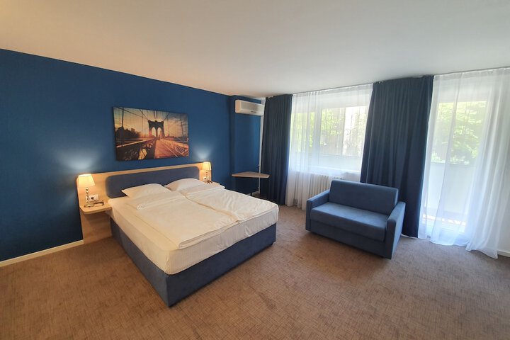 Room 5 of 56
