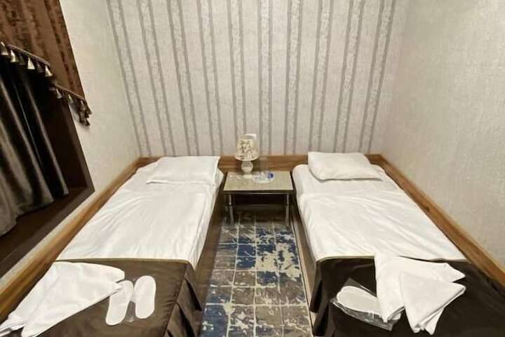Room 16 of 29