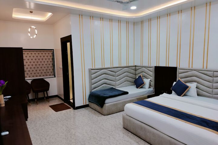 Room 13 of 29