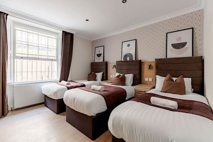 Room 34 of 110