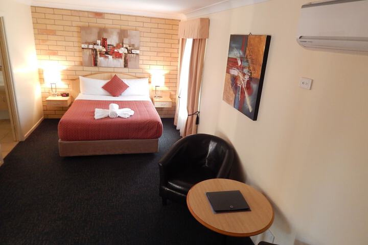 Room 9 of 43