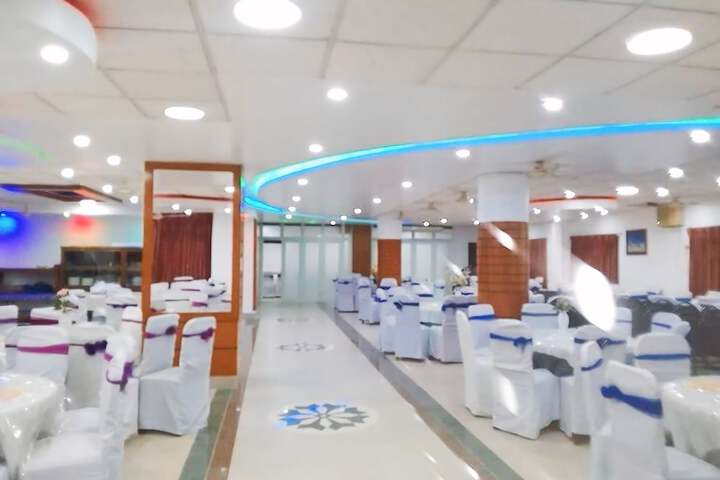 Ballroom/Hall 42 of 52
