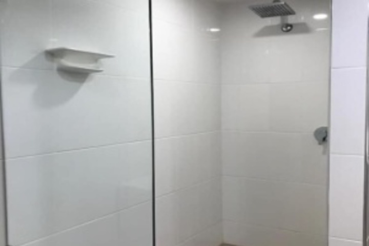 Room 105 of 348
