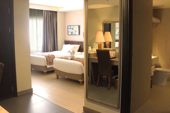 Room 4 of 52