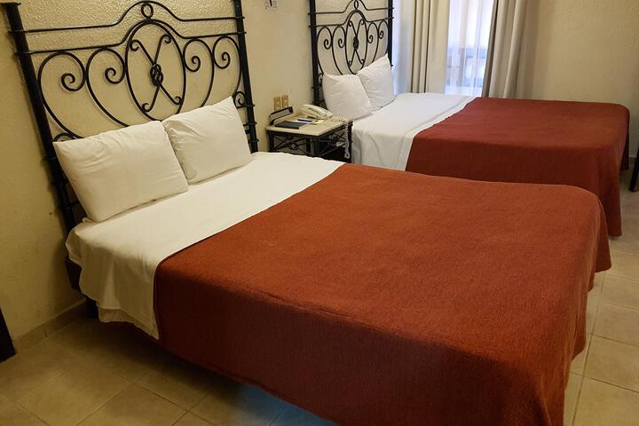 Room 3 of 28