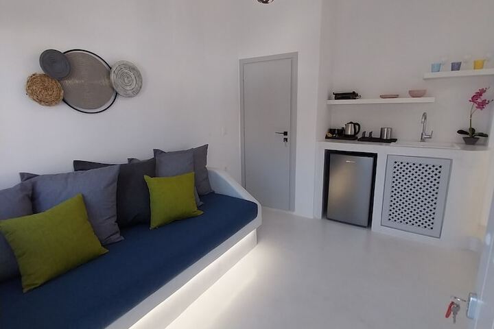 Room 2 of 75