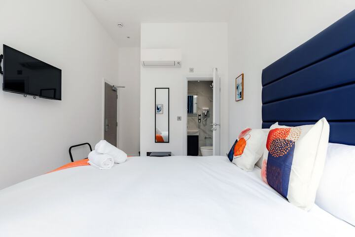 Room 20 of 106