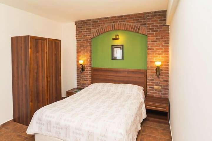 Room 15 of 78