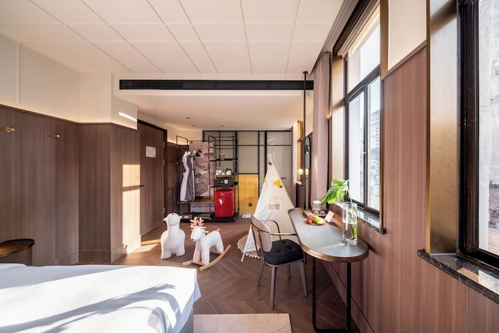 Room 50 of 141