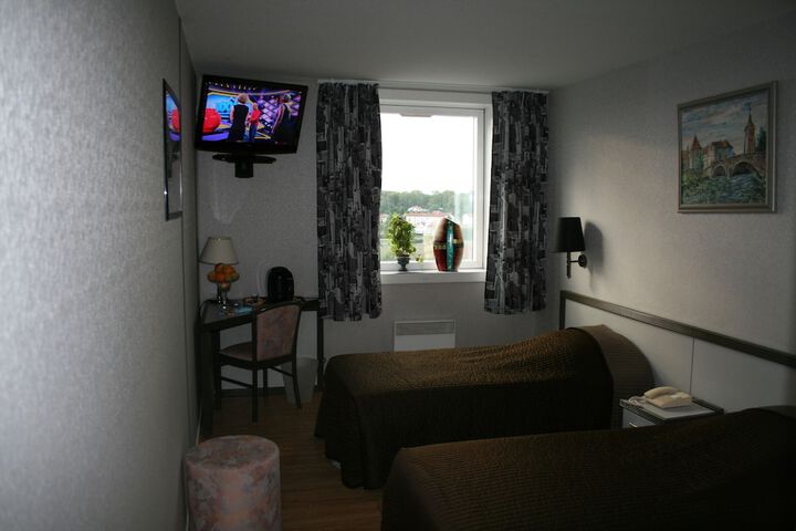 Room 11 of 19