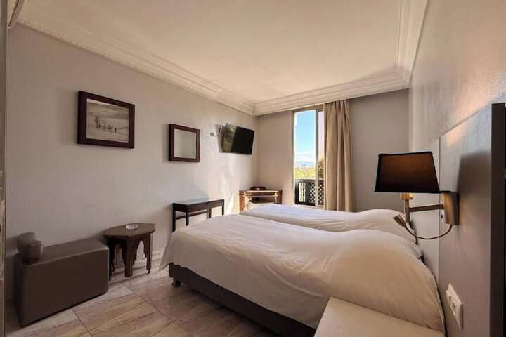 Room 4 of 28