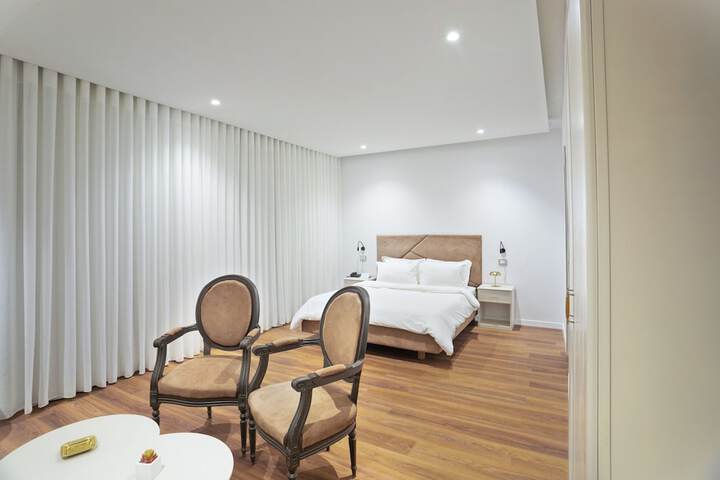 Room 12 of 62