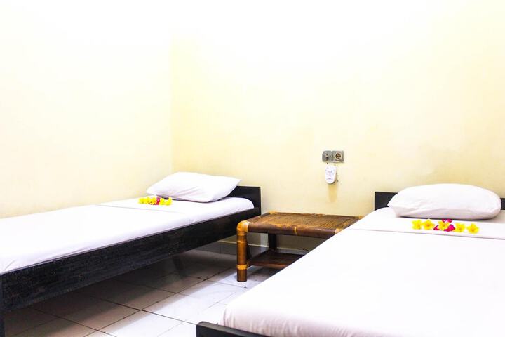 Room 12 of 33