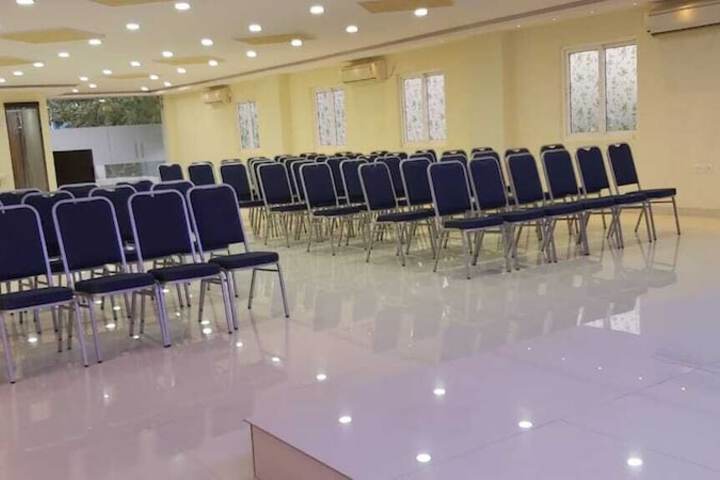 Ballroom/Hall 6 of 7