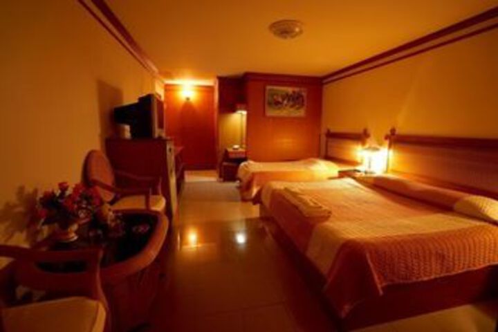 Room 15 of 49