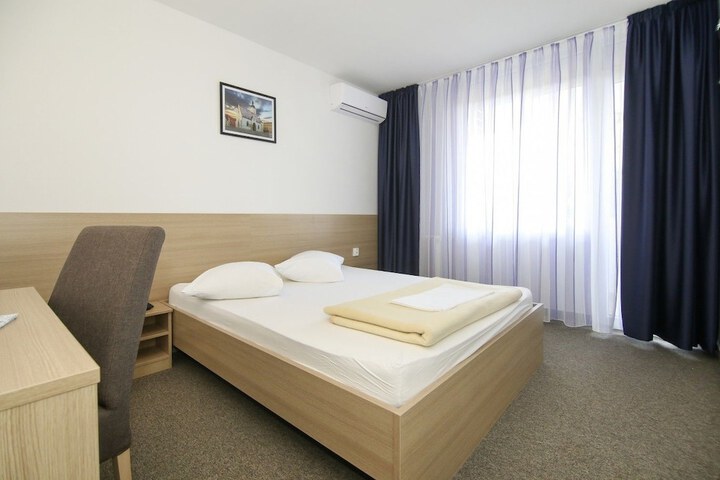 Room 10 of 49