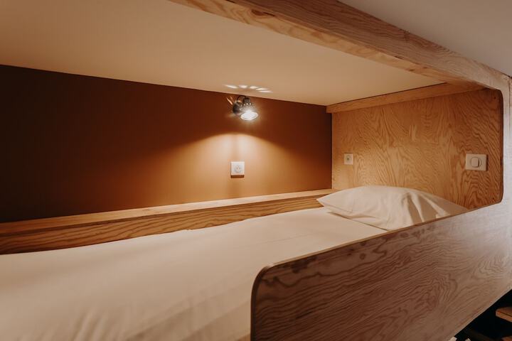 Room 16 of 59