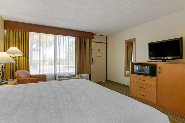 Room 5 of 44