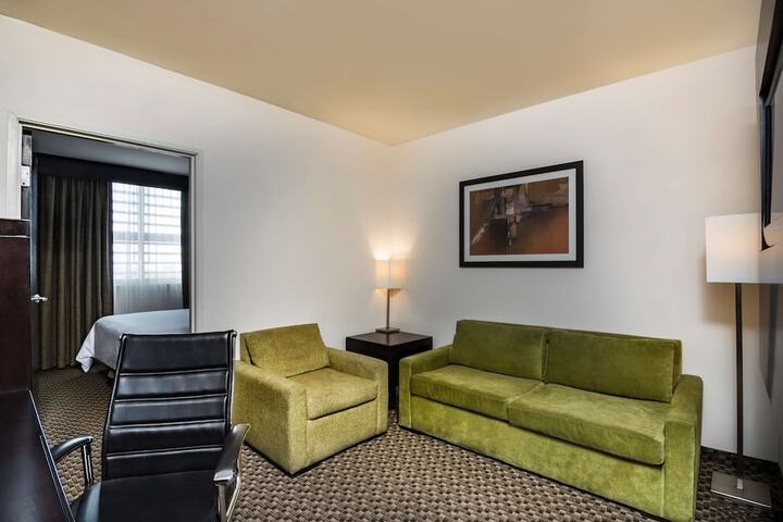 Room 18 of 43