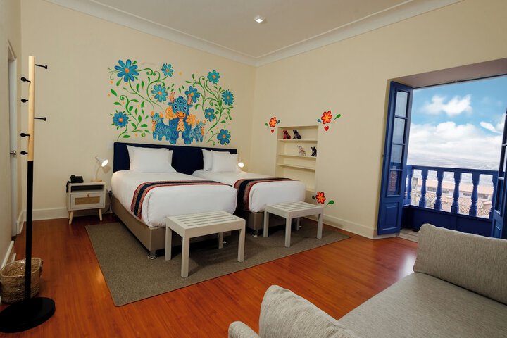 Room 27 of 73