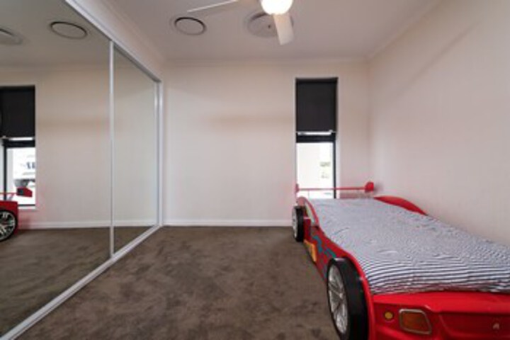 Room 7 of 33