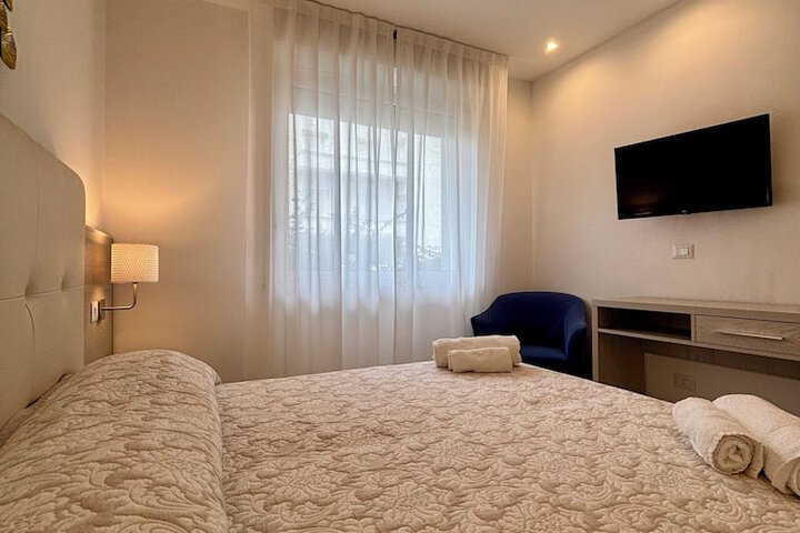 Room 3 of 58