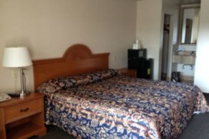 Room 4 of 11