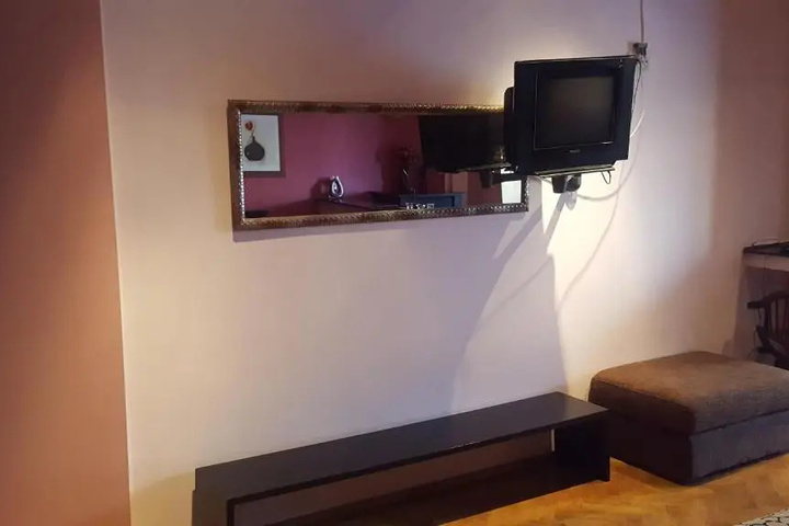 Room 3 of 10