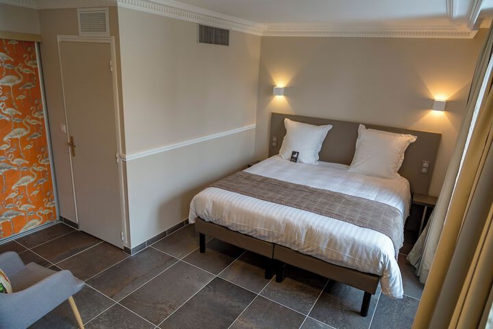 Room 7 of 28