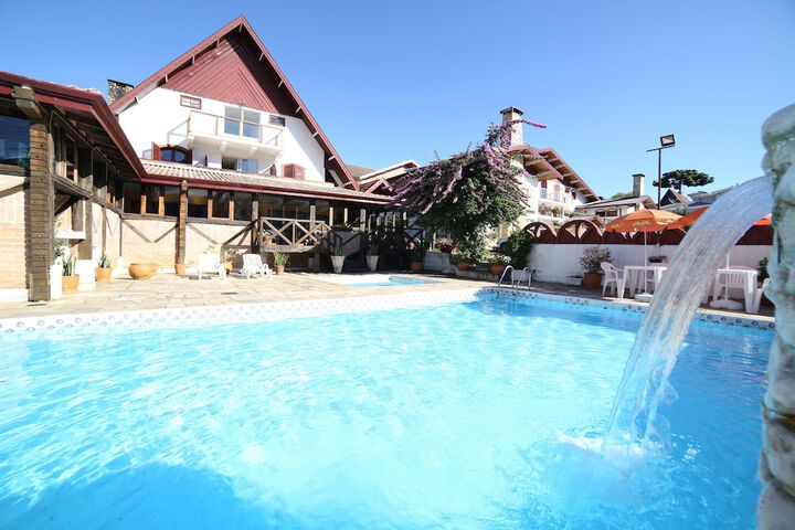 Hotel Pool