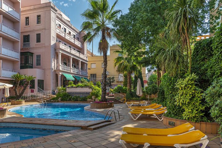Pools & Facilities