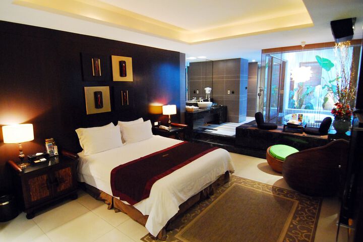 Room 5 of 72
