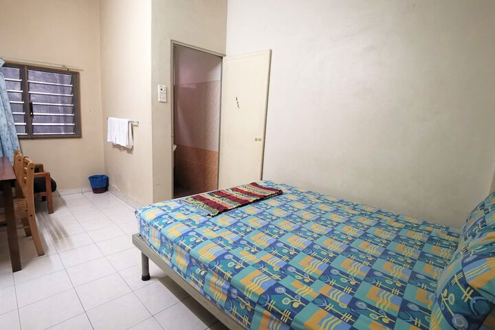 Room 18 of 36