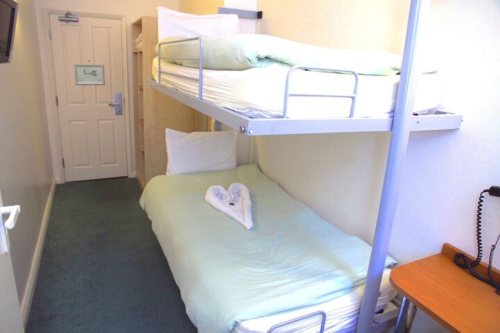 Room 9 of 48