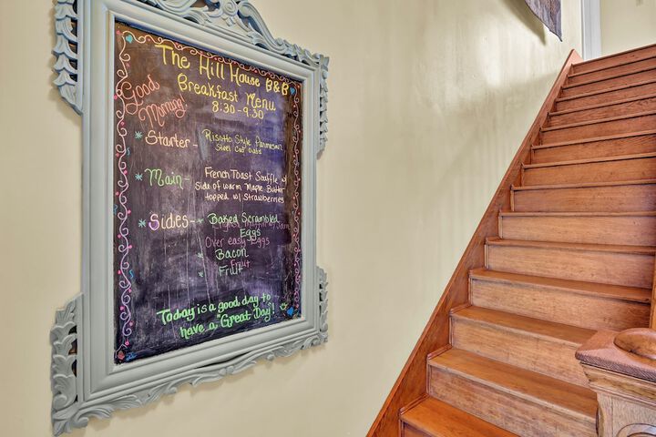 Hill House B & B