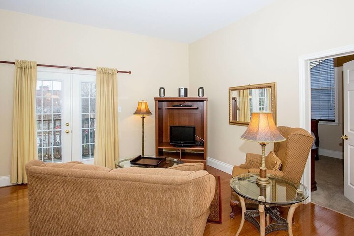 Room 16 of 28