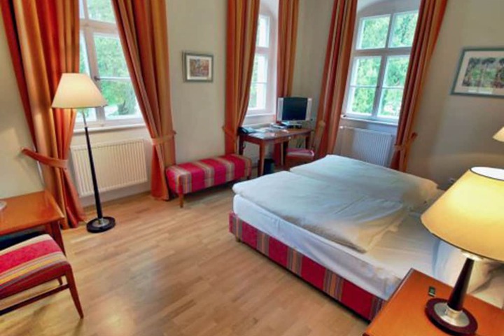 Room 10 of 55