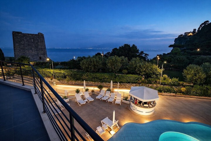 Terrace/Patio 18 of 19
