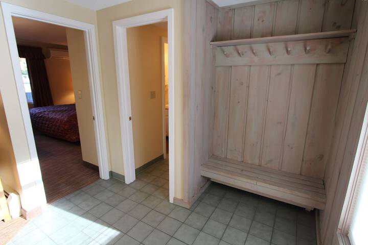 Room 2 of 86