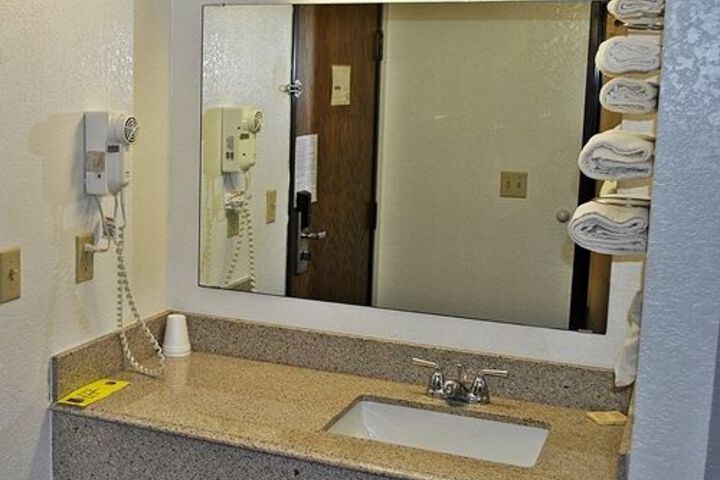 Room 13 of 29