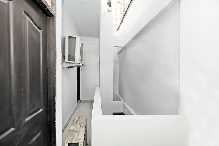 Room 10 of 21