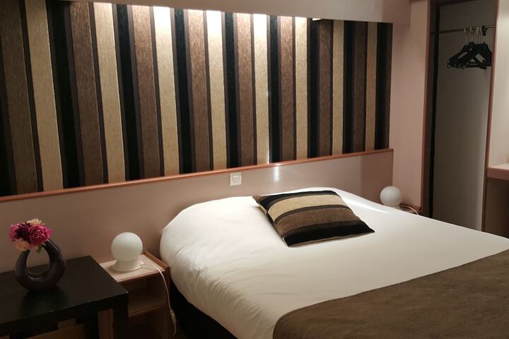 Room 5 of 45