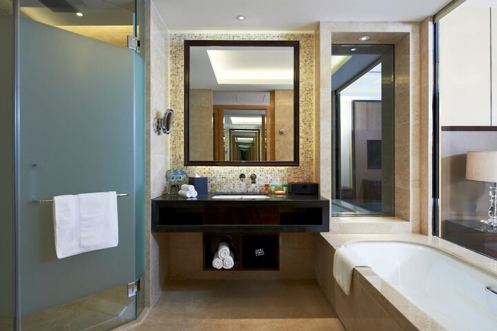 Room 14 of 23