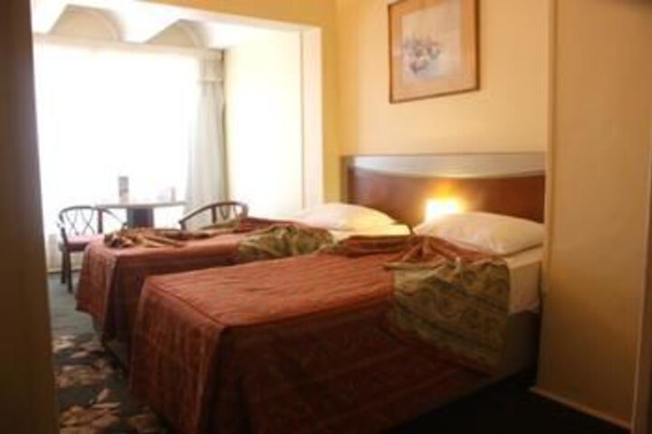 Room 14 of 25