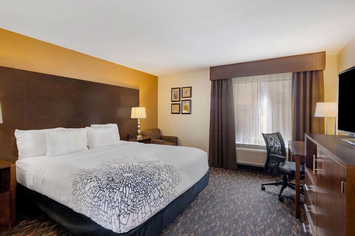 1 King Bed Mobility Accessible (6 of 17)