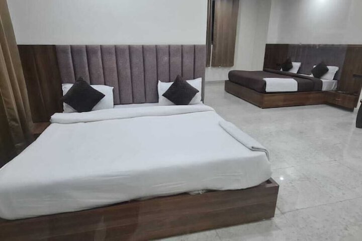 Room 16 of 19