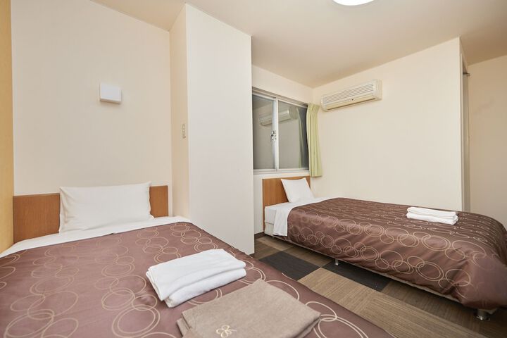 Room 6 of 40
