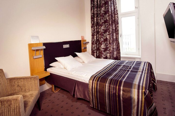Room 16 of 45