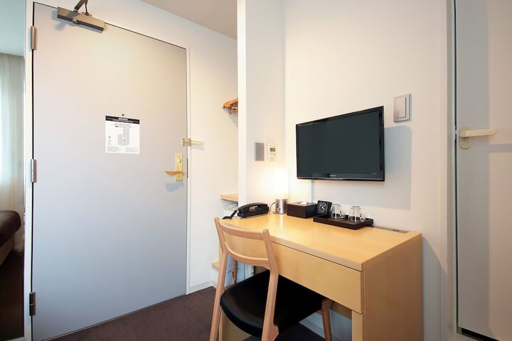 Room 14 of 48