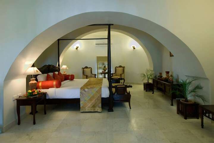 Room 6 of 32